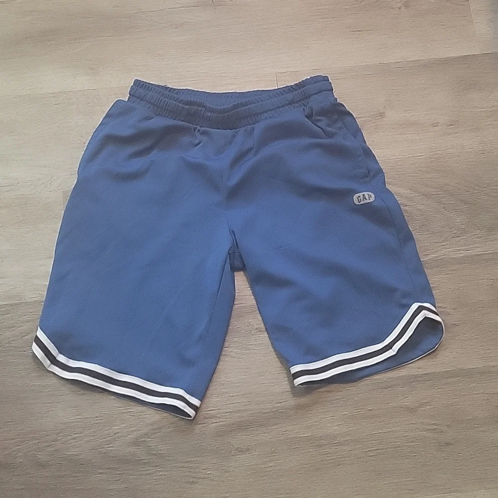 Gapfit royal blue elastic waist shorts xl